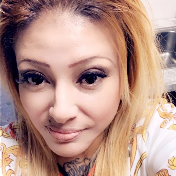 Meet your Posher, Louisa - Picture 3 of 3